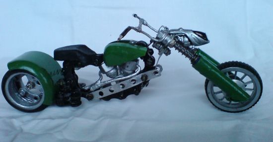Scale souvenir motorbike models  4