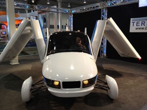 640px-Terrafugia_--_2012_NYIAS_--_front_view,_folding_wings