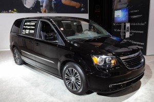 2013-chrysler-town-country-s-la