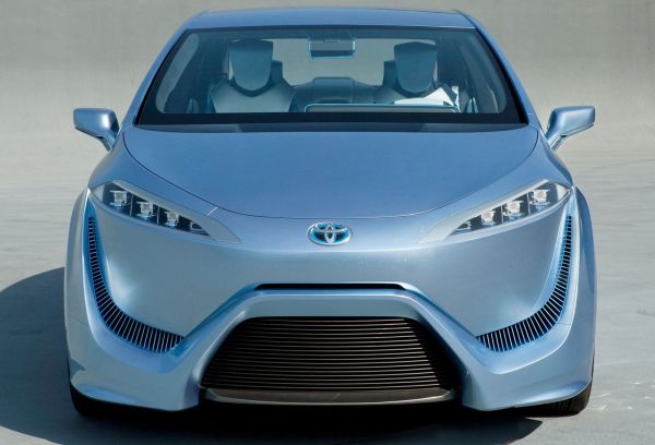 Toyota-FCV-R-Concept-Car-2012-2