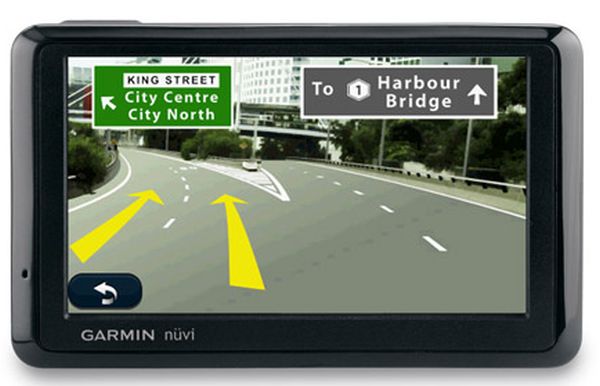 garmin-nuvi-1390t-aus_1