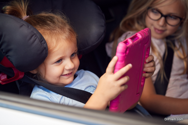 kids using tab in the car